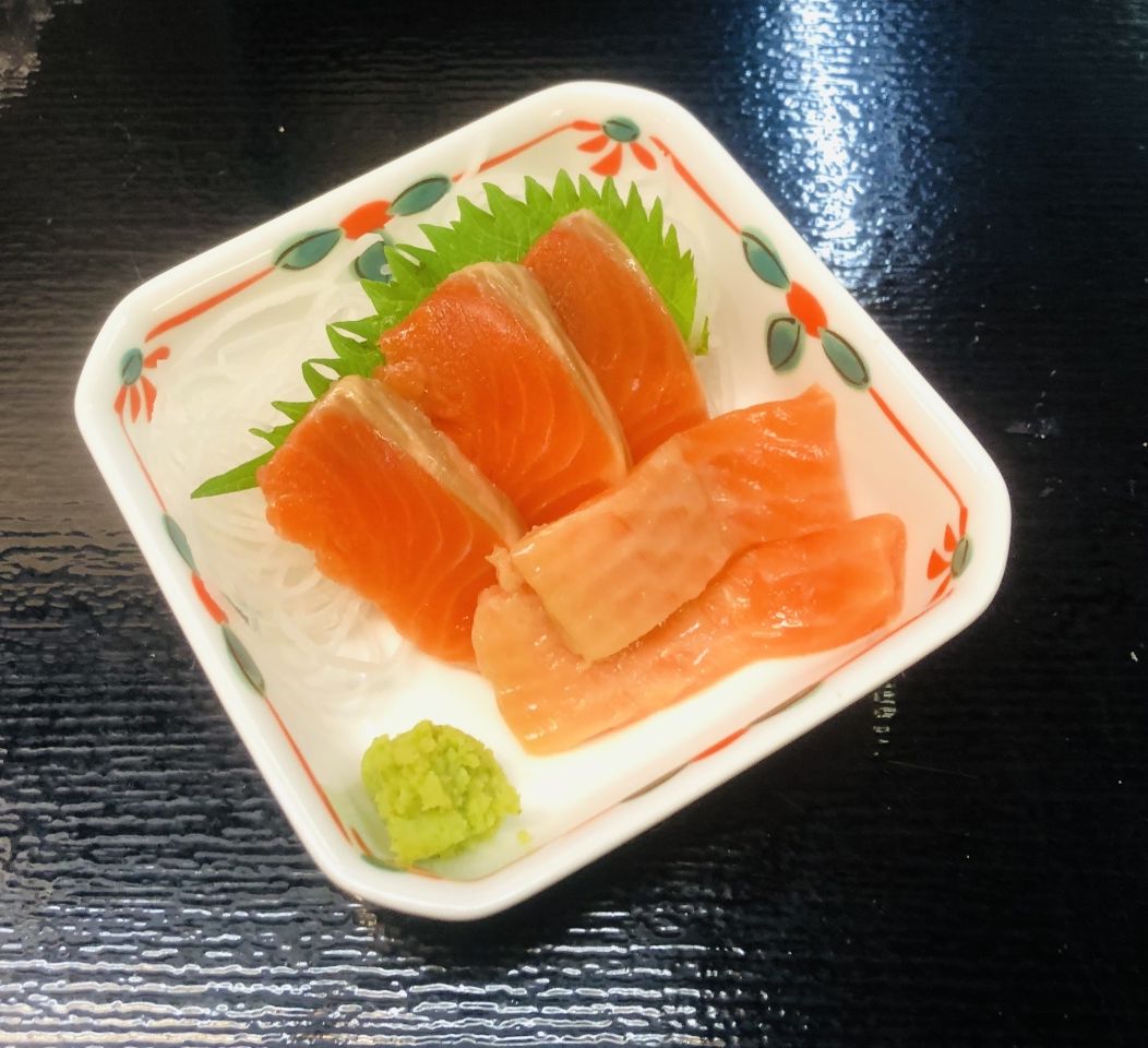 サーモン刺身
