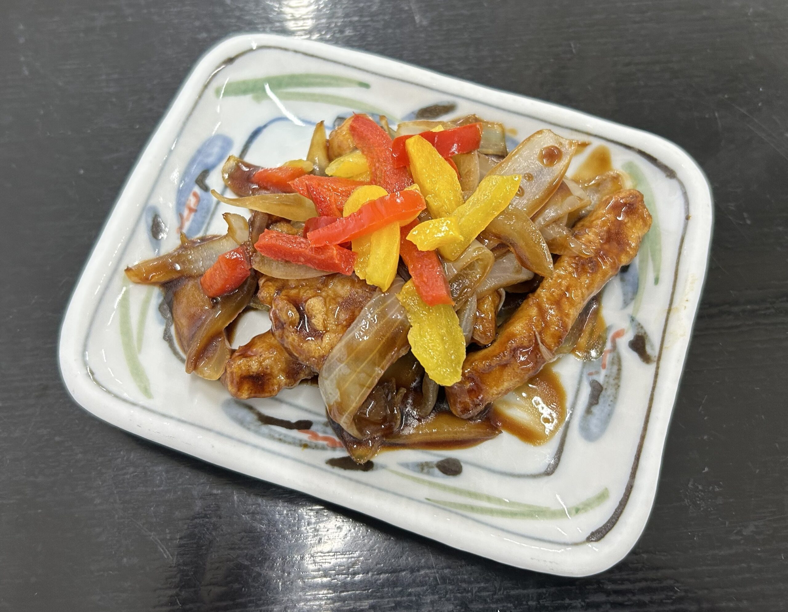 黒酢でつくった酢豚